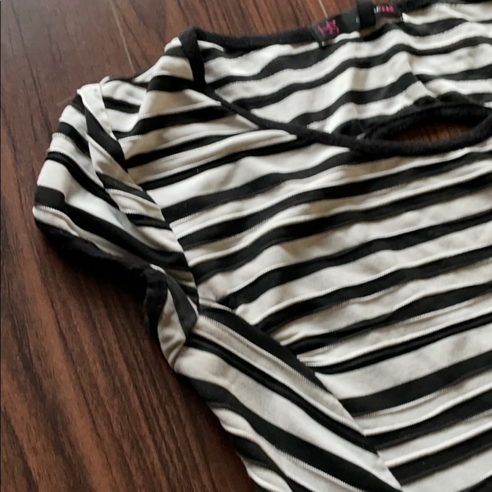 Striped Peblum Top - Picture 3 of 9